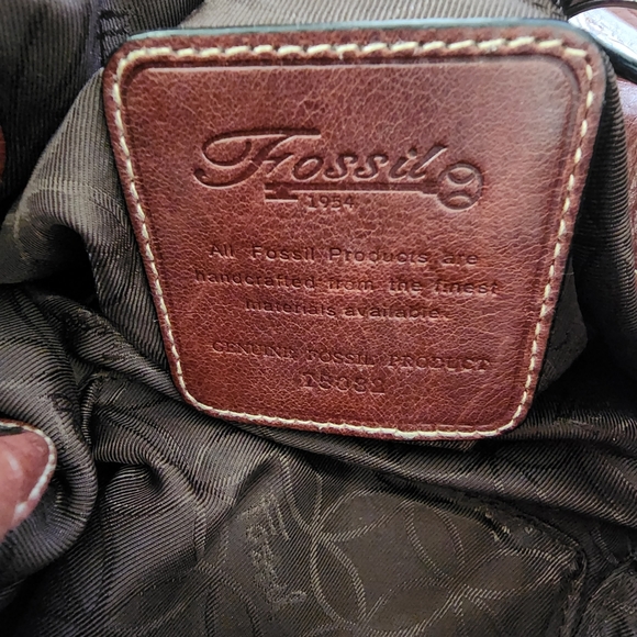 Fossil Shoulder Purse - Picture 7 of 11